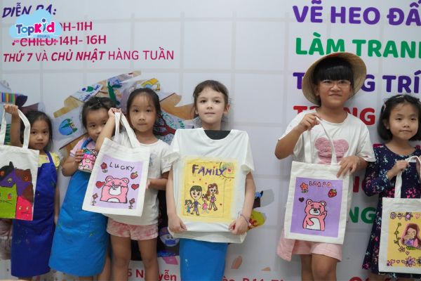 Giải pháp đưa con rời xa điện thoại cùng TopKid Art