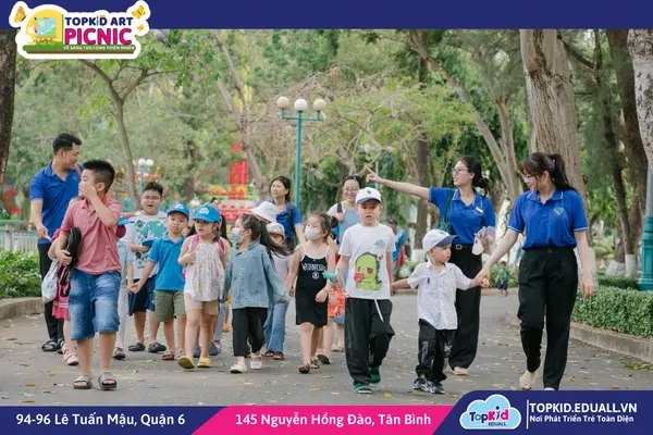 Hình ảnh trẻ tham gia topkid art picnic 