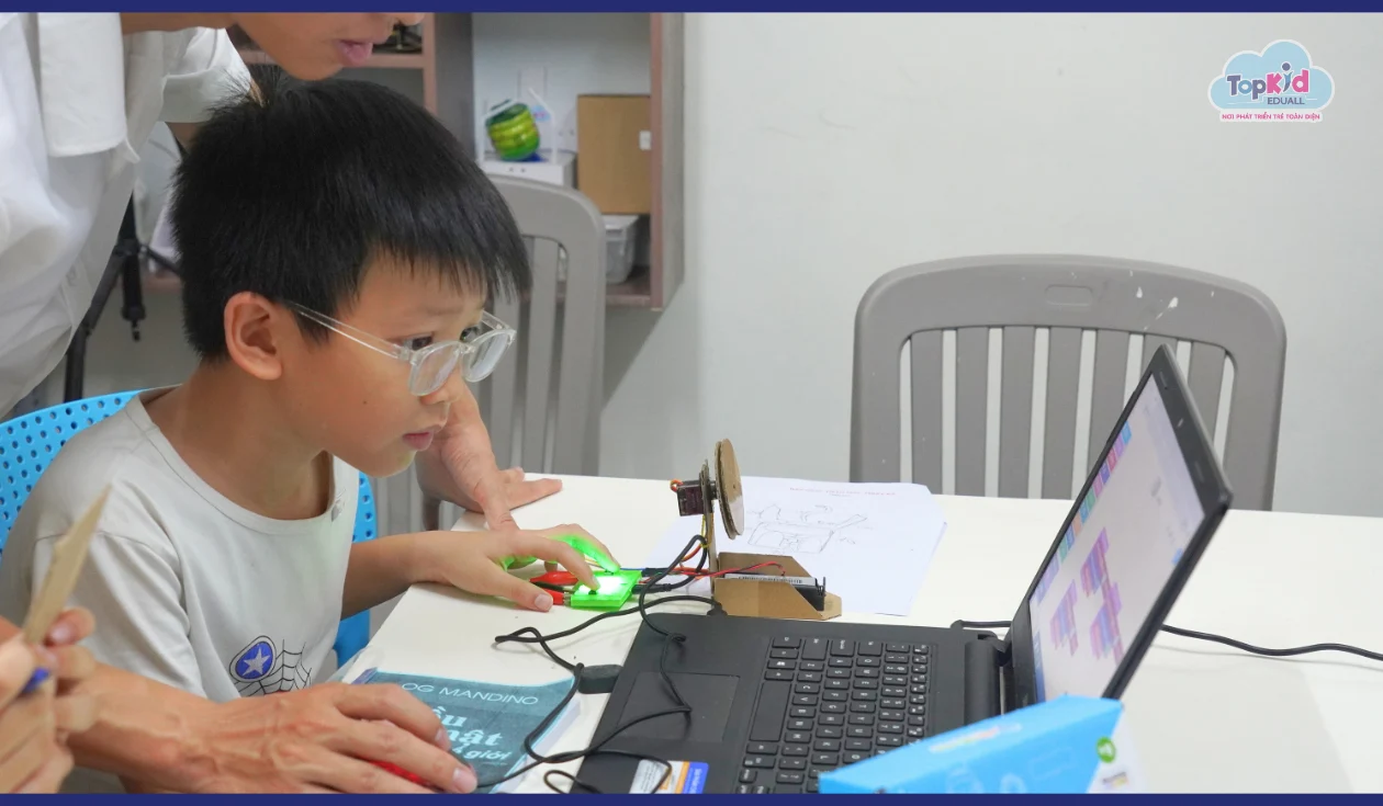 Lớp học lập trình của TOPKID EDUALL