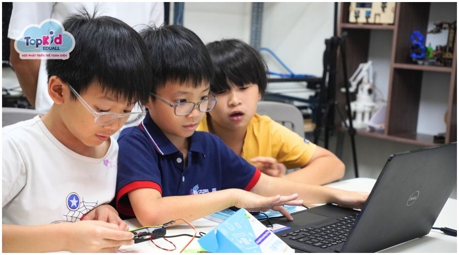 Khóa học lập trình Robotic cho trẻ tại TOPKID EDUALL