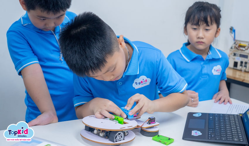 Hoạt động thi đua trong quá trình học tập Hoạt động thi đua trong quá trình học tập