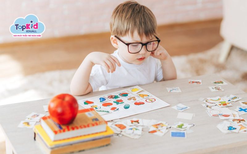 Cách dạy tiếng Anh cho trẻ lớp 1 tại nhà: Học qua trò chơi