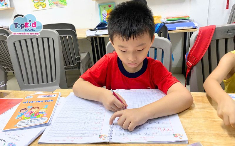 Có nên cho trẻ học tiền tiểu học không?