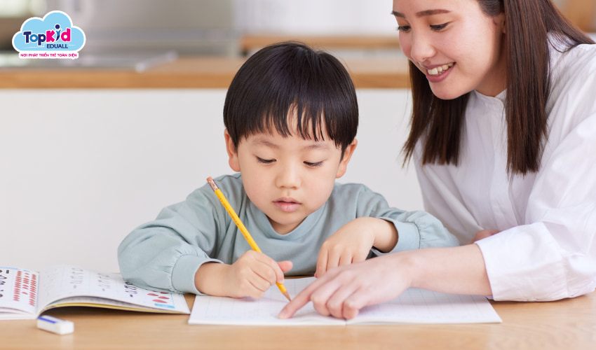 Rèn luyện viết chữ. Rèn luyện viết chữ.