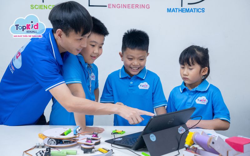 Lớp học lập trình cho trẻ em tại TOPKID EDUALL