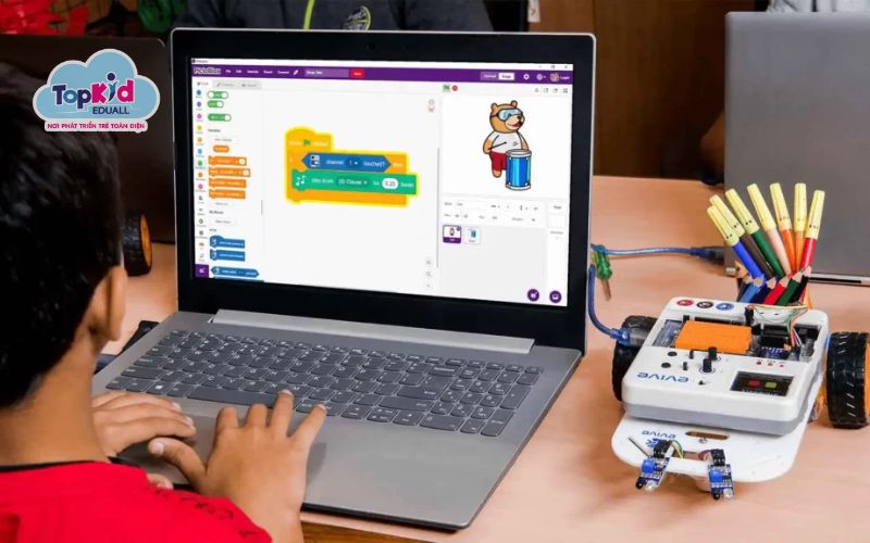 Giao diện nền tảng học lập trình AI Scratch