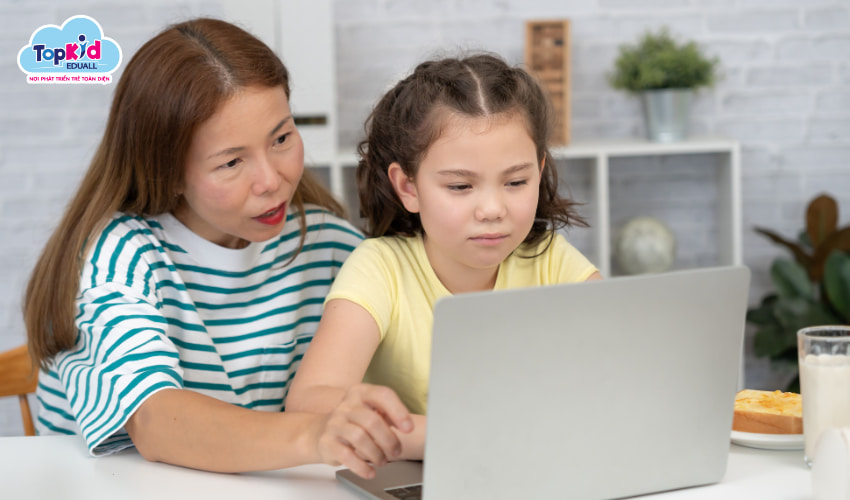 Ảnh hương thị lực và hầu hết phải còn phải phụ thuộc vào phụ huynh