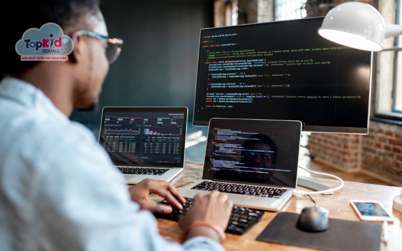 Ai nên học ngôn ngữ Python?