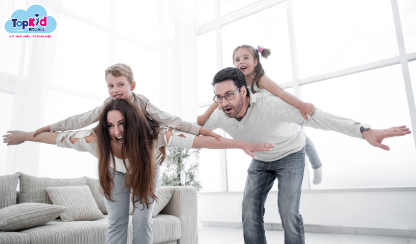 Ba mẹ hãy là điểm tựa vững vàng, đáng tin cậy cho trẻ một cảm giác an toàn