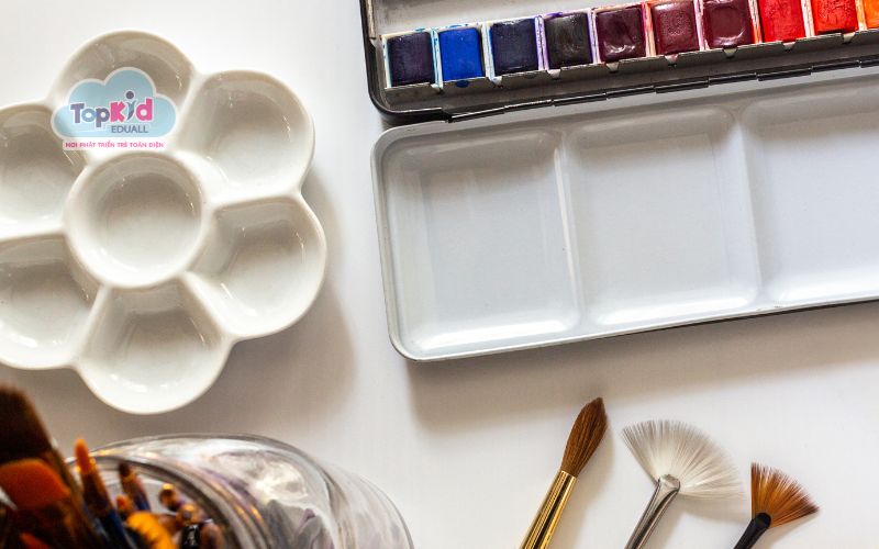 Cách vệ sinh và bảo quản bảng pha màu nước chuẩn