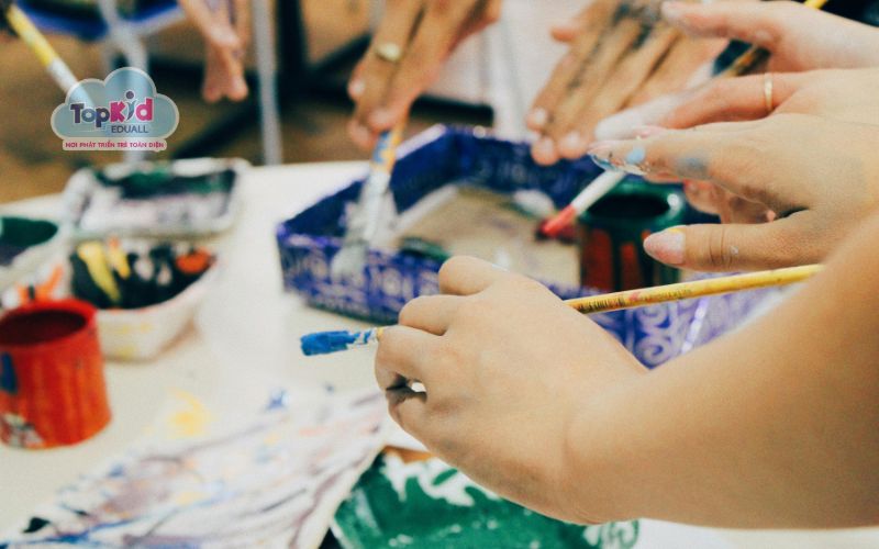 Lưu ý khi pha màu acrylic