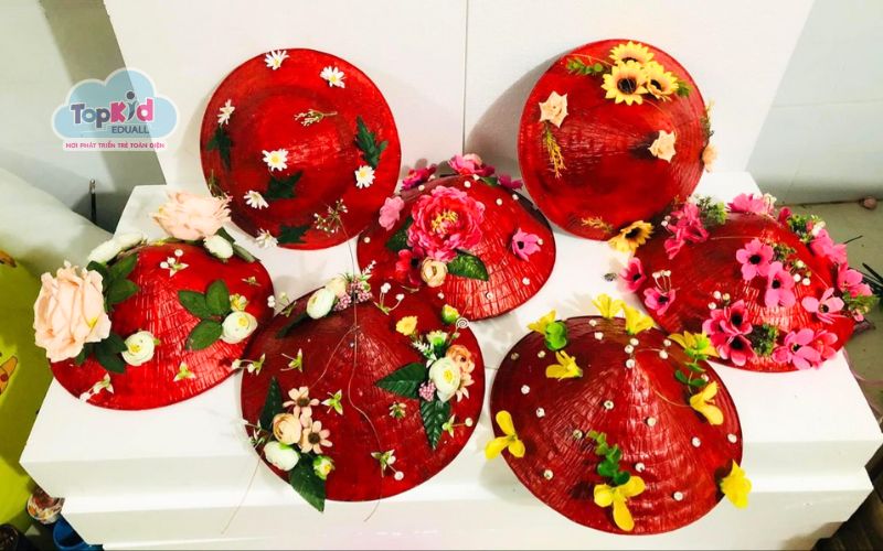 Trang trí nón lá bằng giấy và vật liệu thủ công