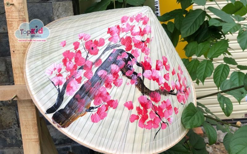 Trang trí nón lá 20/10 ý nghĩa dành tặng phụ nữ