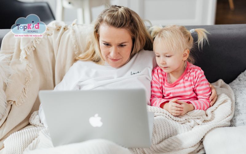Cách dạy tiếng Anh cho trẻ lớp 1 tại nhà: Sử dụng app như công cụ hỗ trợ (không phụ thuộc)