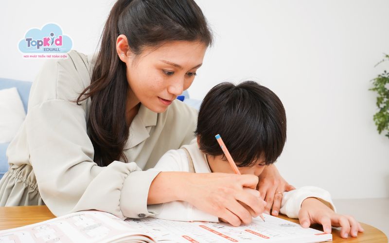 Cách học từ vựng tiếng Anh cho trẻ là viết, vẽ nhật ký tiếng Anh