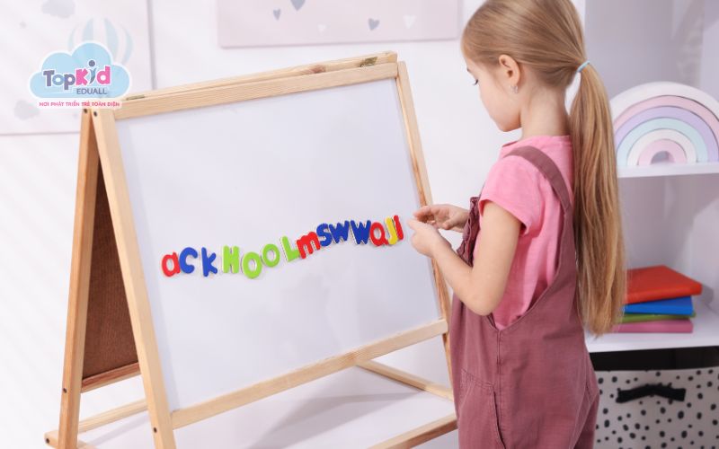 Lưu ý khi cho bé làm quen với bảng chữ cái tiếng Anh