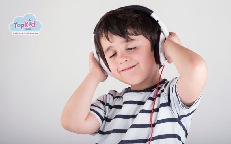 Cách giúp bé học tiếng Anh qua bài hát hiệu quả