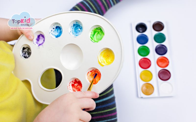 Hoạt động thực hành (STEM Art): Pha màu cơ bản cho bé